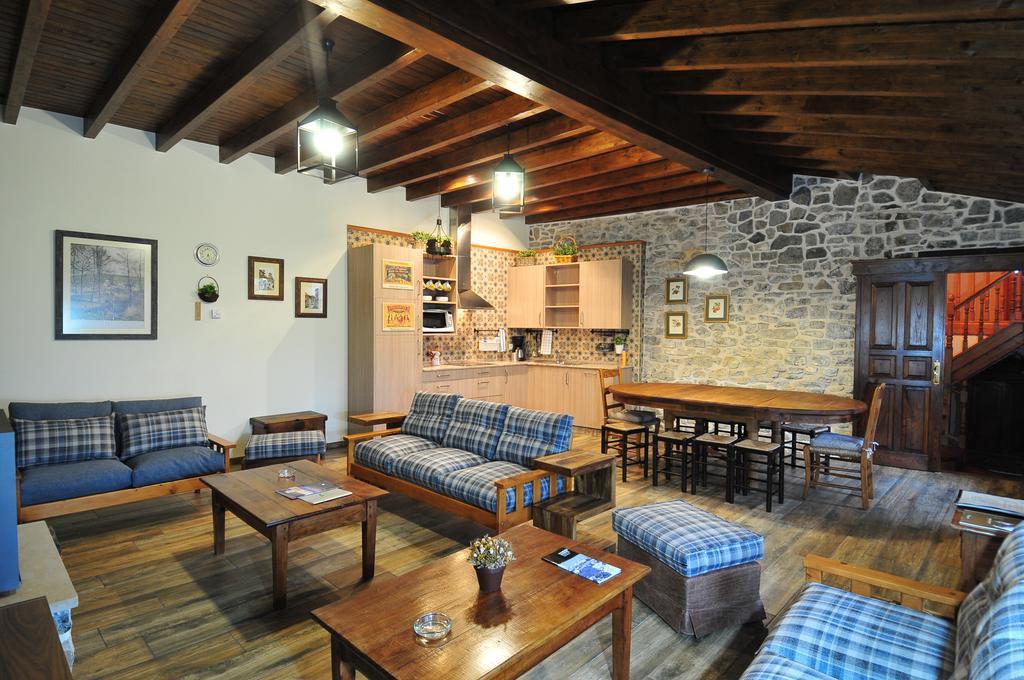 Casas Rurales El Llugaron Miravalles Exterior photo