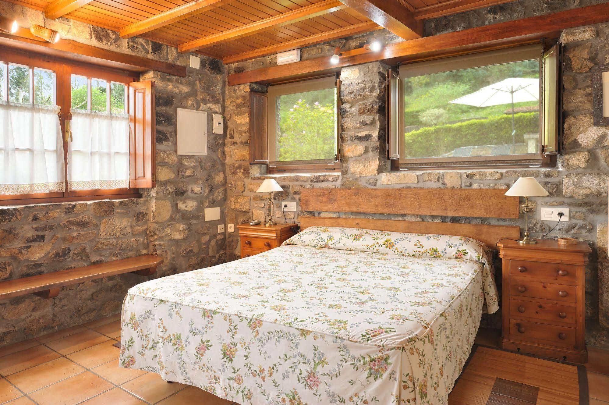 Casas Rurales El Llugaron Miravalles Exterior photo