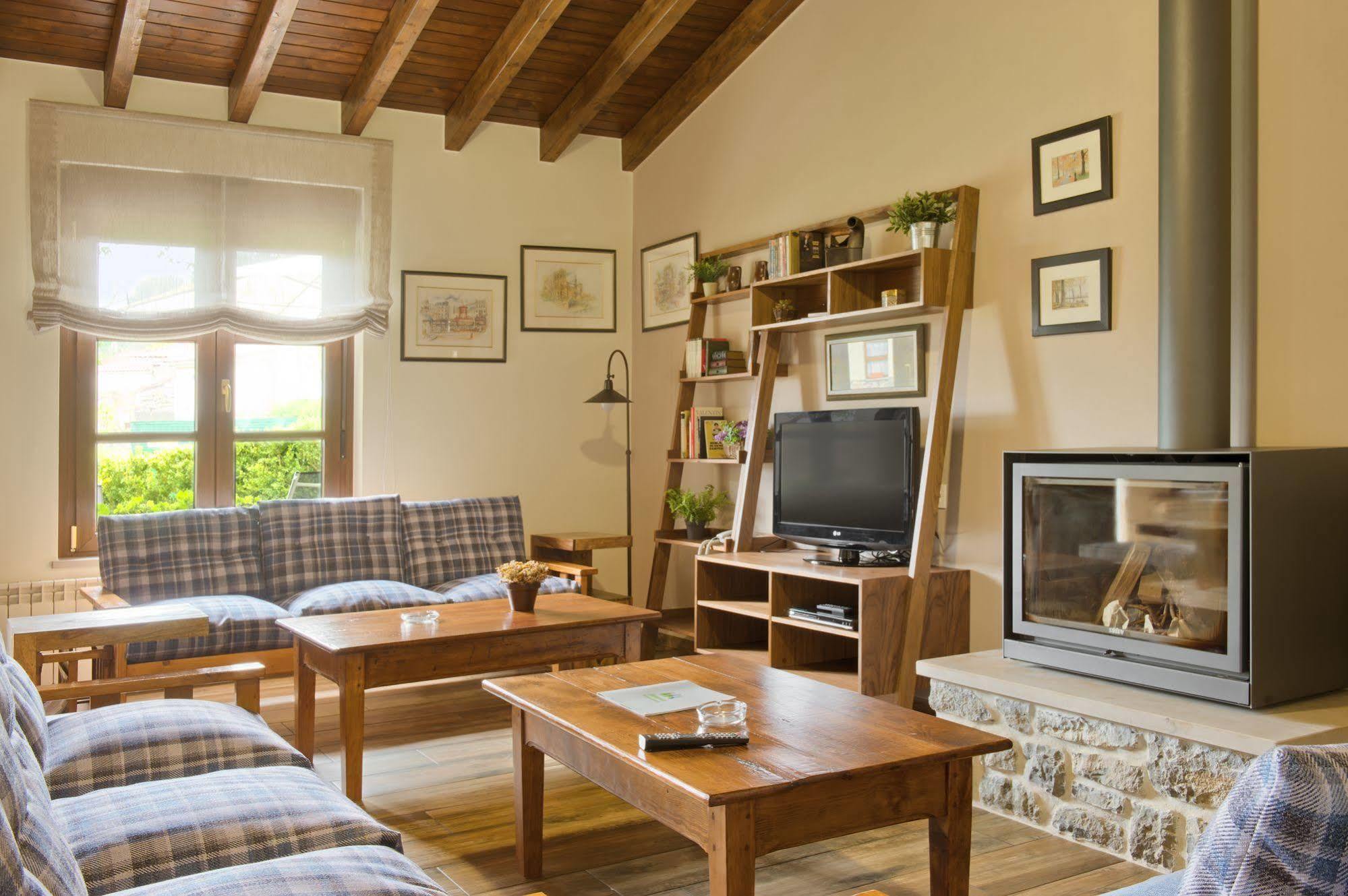 Casas Rurales El Llugaron Miravalles Exterior photo